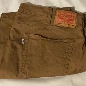 NWOT men’s khaki Levi jeans